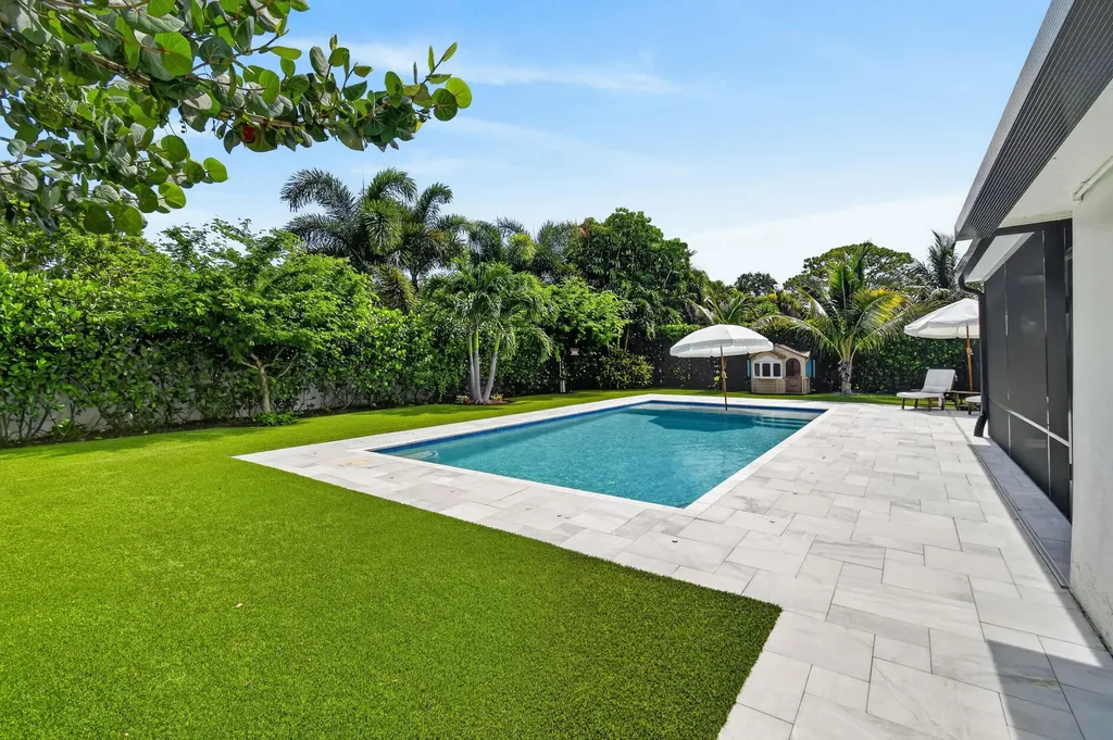 2427 Country Oaks Lane Palm Beach Gardens FL 33410