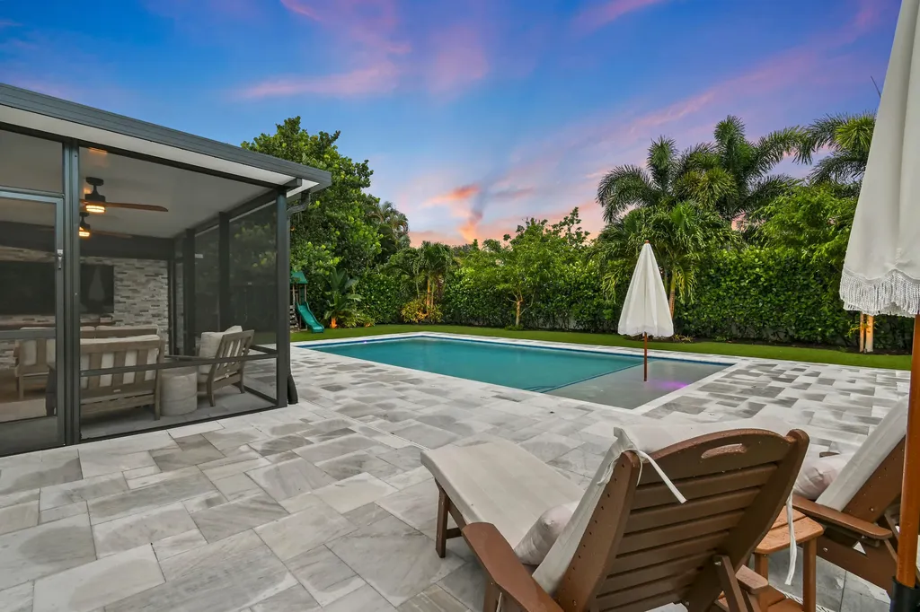 2427 Country Oaks Lane Palm Beach Gardens FL 33410