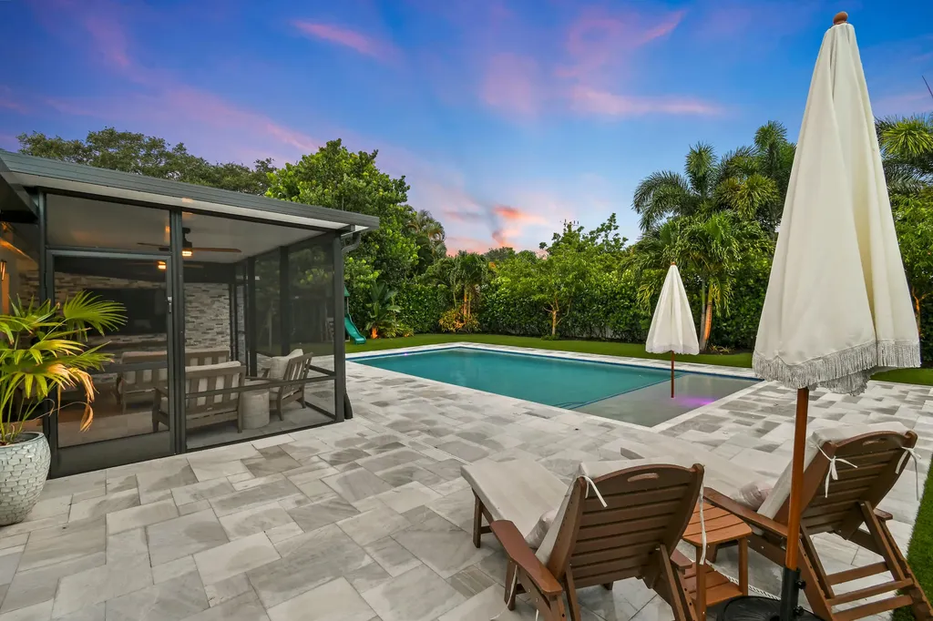 2427 Country Oaks Lane Palm Beach Gardens FL 33410