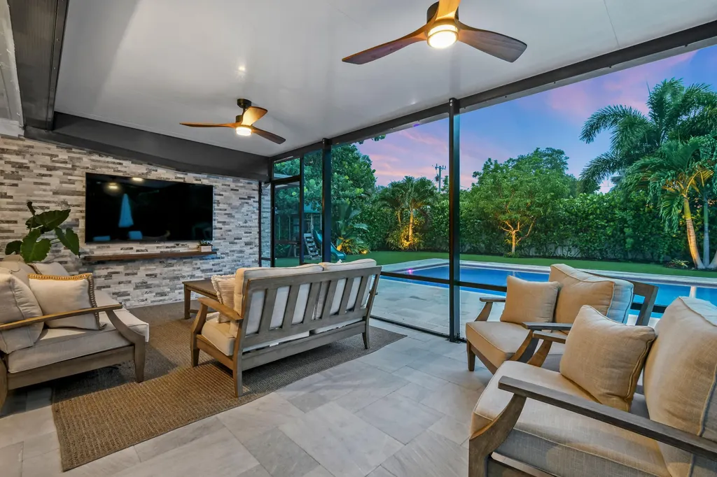 2427 Country Oaks Lane Palm Beach Gardens FL 33410