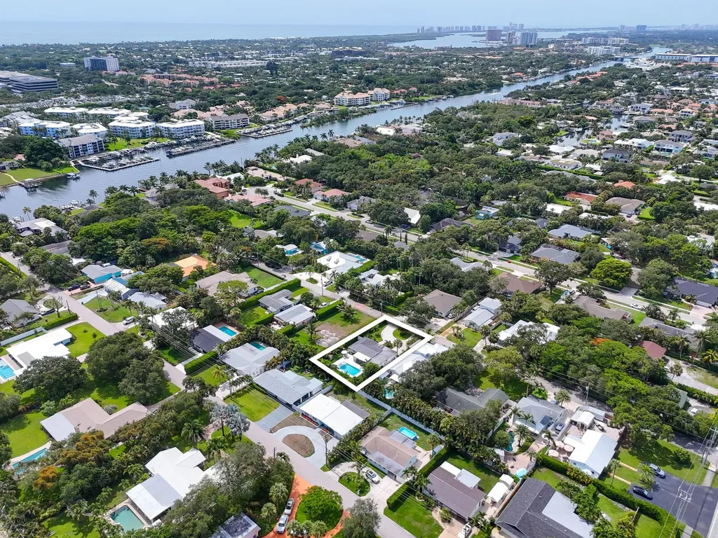 2427 Country Oaks Lane Palm Beach Gardens FL 33410