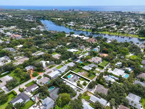 2427 Country Oaks Lane Palm Beach Gardens FL 33410