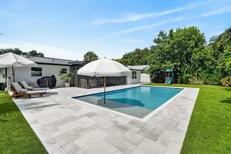 2427 Country Oaks Lane Palm Beach Gardens FL 33410