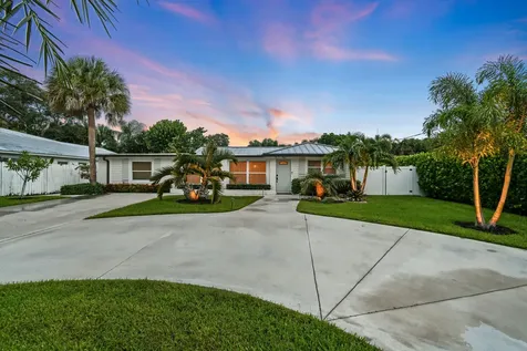2427 Country Oaks Lane Palm Beach Gardens FL 33410