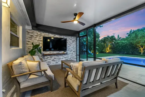 2427 Country Oaks Lane Palm Beach Gardens FL 33410