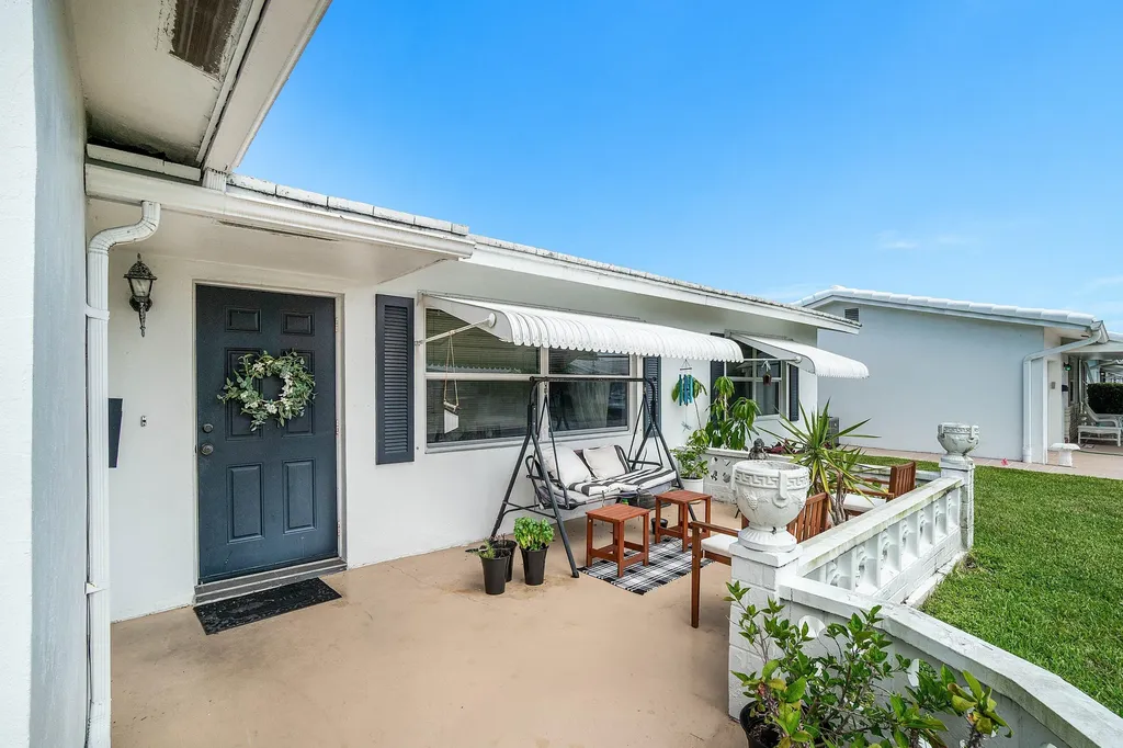 114 SW 8th Court Boynton Beach FL 33426