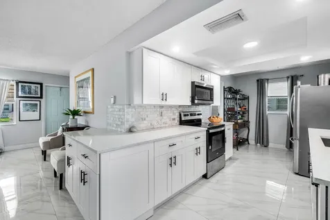 114 SW 8th Court Boynton Beach FL 33426