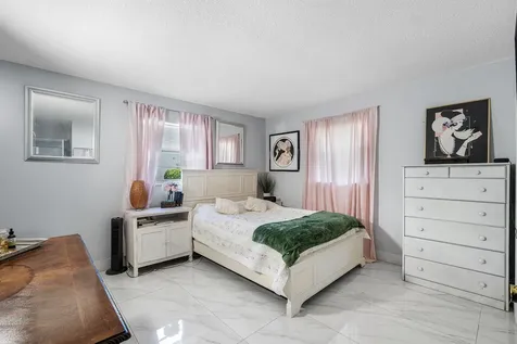 114 SW 8th Court Boynton Beach FL 33426