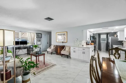 114 SW 8th Court Boynton Beach FL 33426
