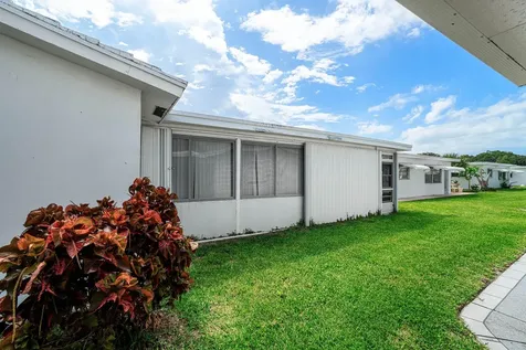 114 SW 8th Court Boynton Beach FL 33426