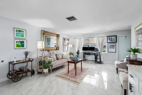 114 SW 8th Court Boynton Beach FL 33426