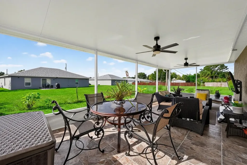 2274 SE Powell Court Port St Lucie FL 34952