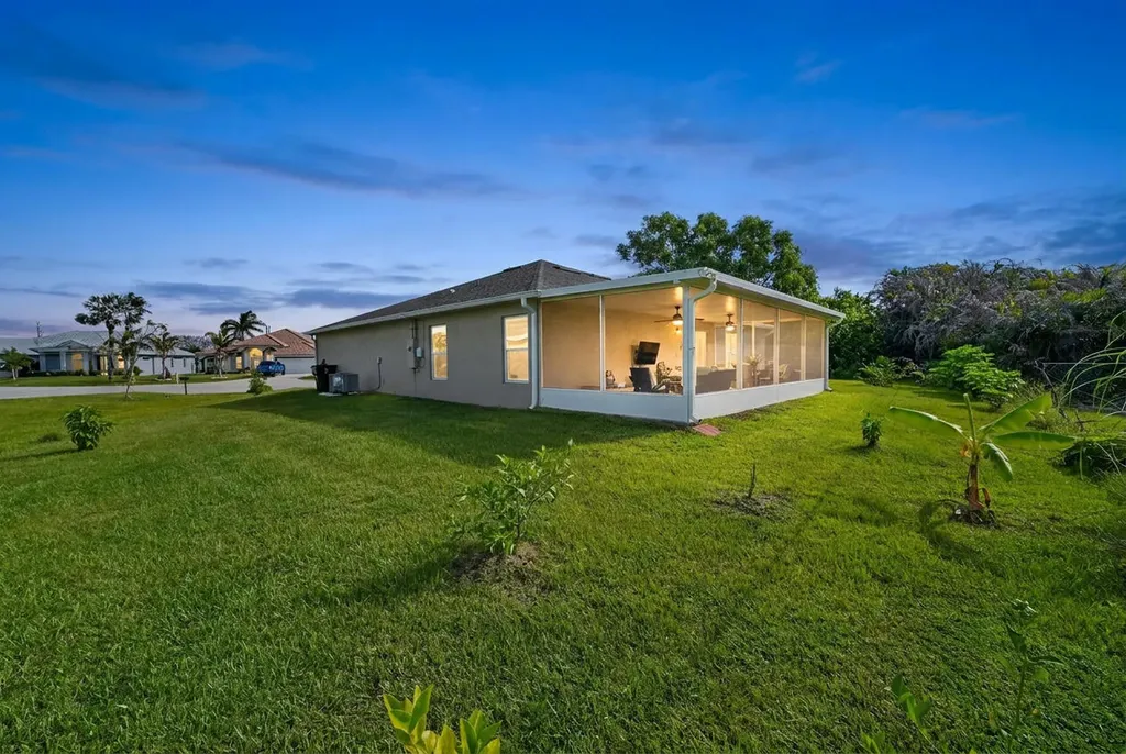 2274 SE Powell Court Port St Lucie FL 34952