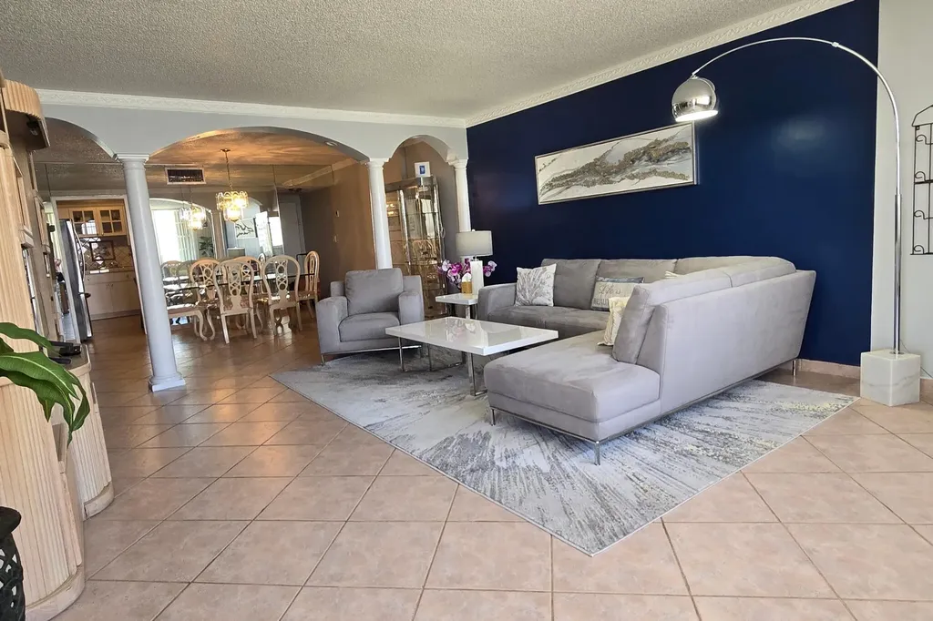 3725 S Ocean Drive Hollywood FL 33019
