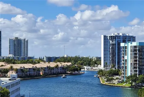 3725 S Ocean Drive Hollywood FL 33019