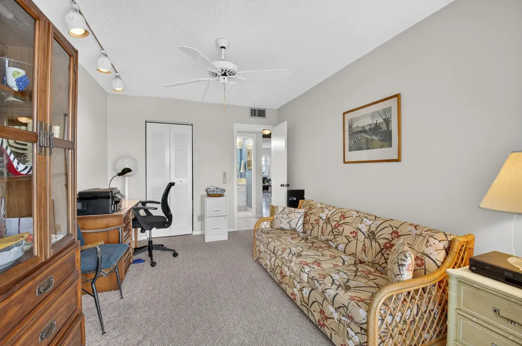 4022 Lincoln B Boca Raton FL 33434