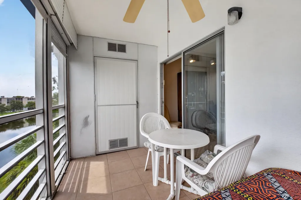 4022 Lincoln B Boca Raton FL 33434