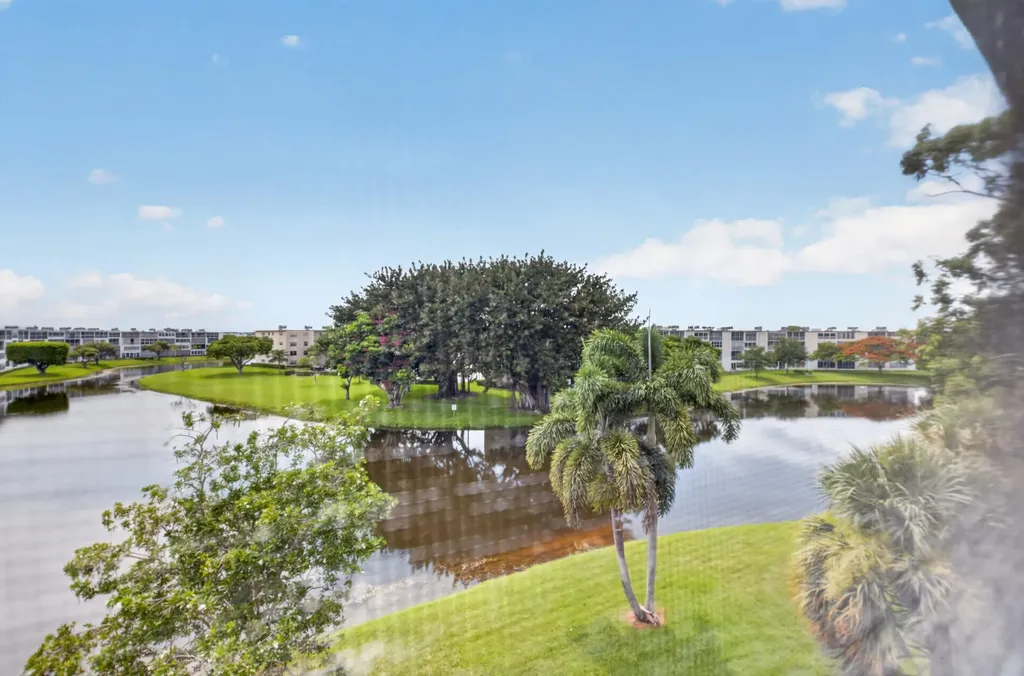 4022 Lincoln B Boca Raton FL 33434