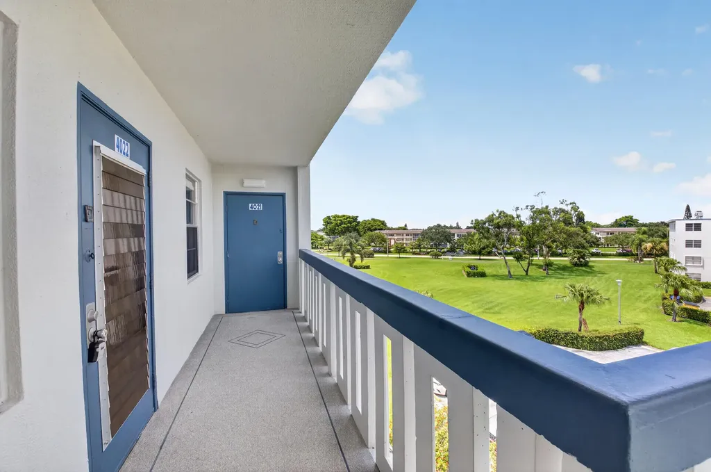 4022 Lincoln B Boca Raton FL 33434