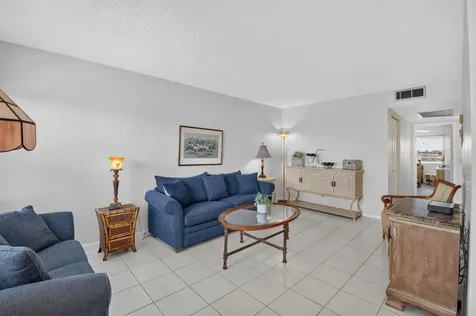 4022 Lincoln B Boca Raton FL 33434