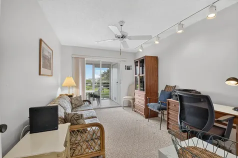4022 Lincoln B Boca Raton FL 33434