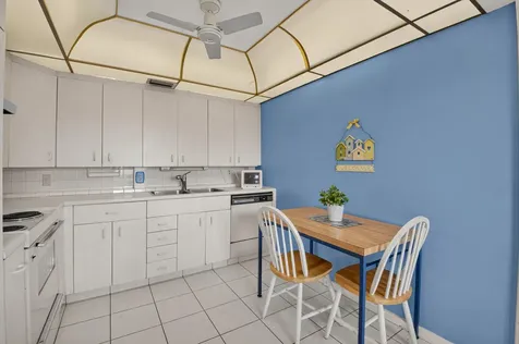 4022 Lincoln B Boca Raton FL 33434