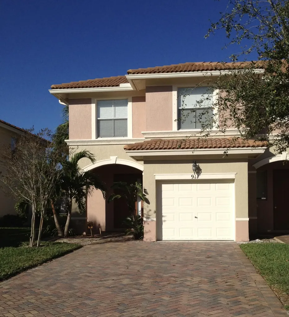 911 Seminole Palms Drive Greenacres FL 33463