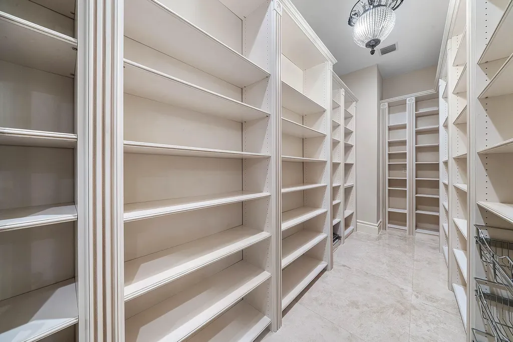 9253 Este Lago Drive Boca Raton FL 33496