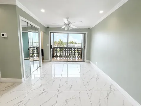941 Crystal Lake Drive Deerfield Beach FL 33064