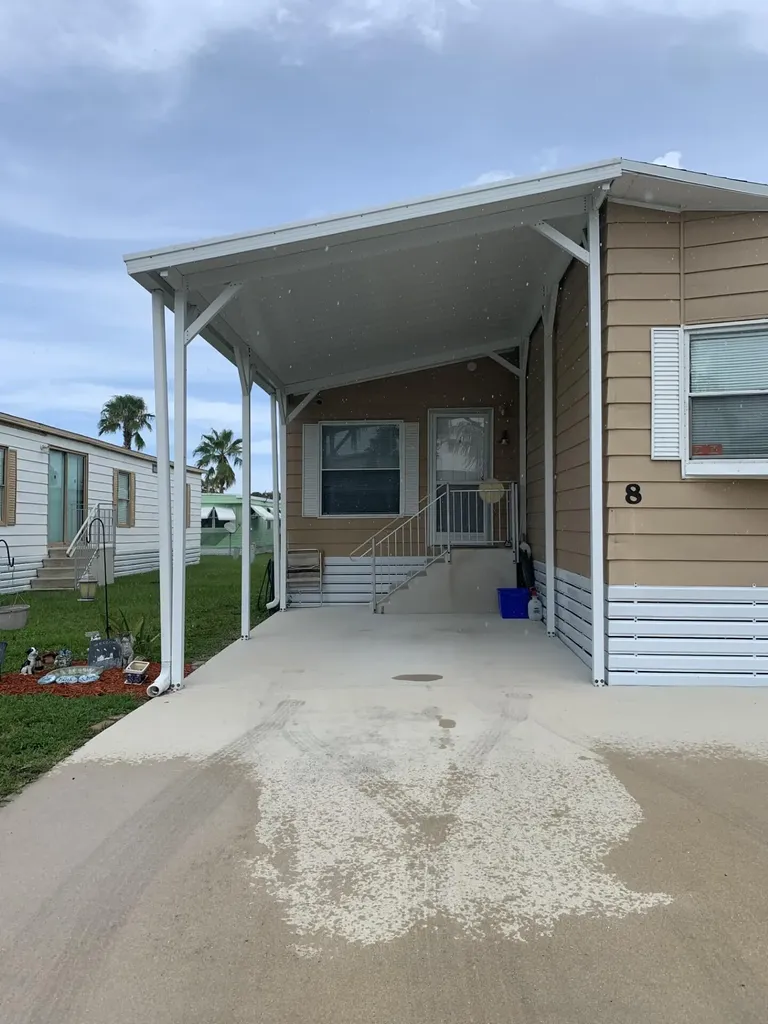 8 SE Hernando Lane Port St Lucie FL 34952