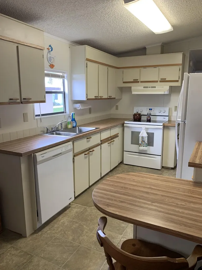 8 SE Hernando Lane Port St Lucie FL 34952