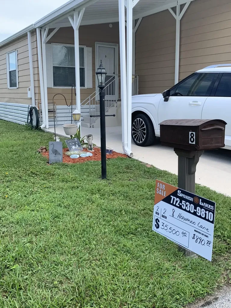 8 SE Hernando Lane Port St Lucie FL 34952