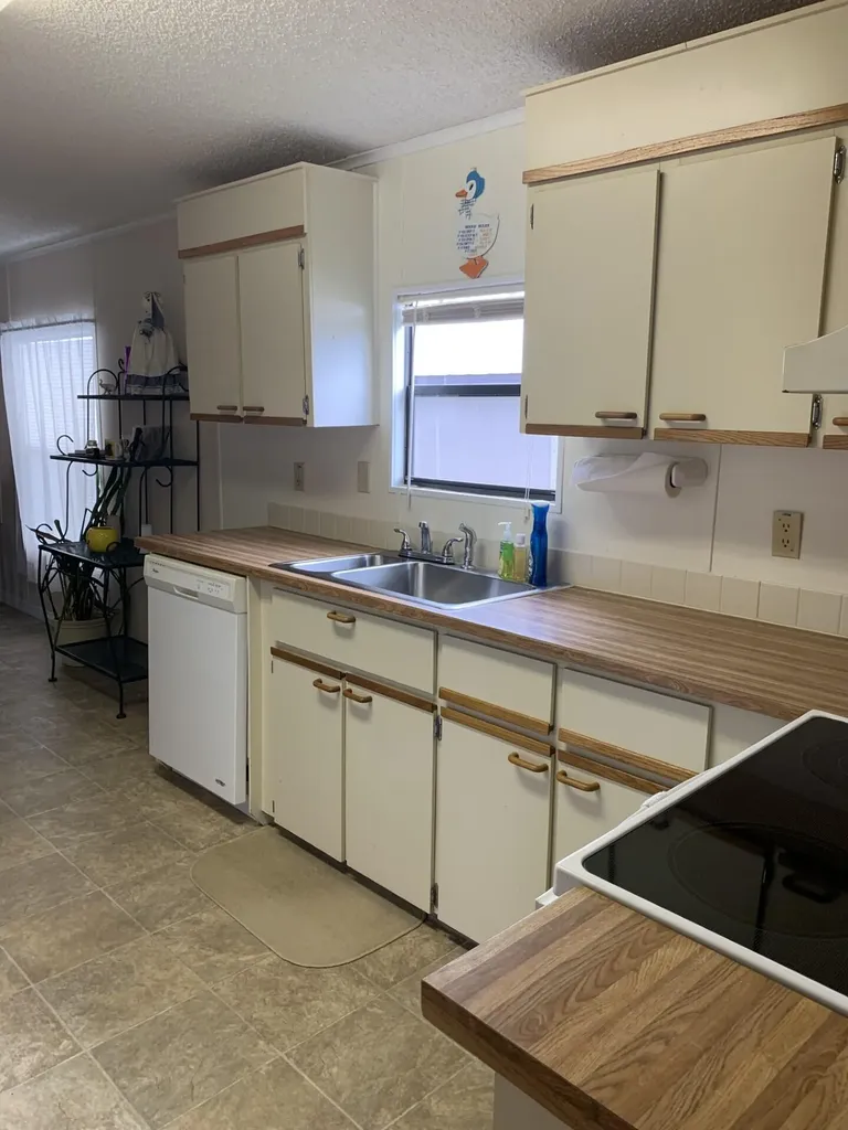 8 SE Hernando Lane Port St Lucie FL 34952