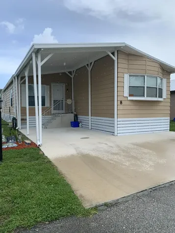 8 SE Hernando Lane Port St Lucie FL 34952