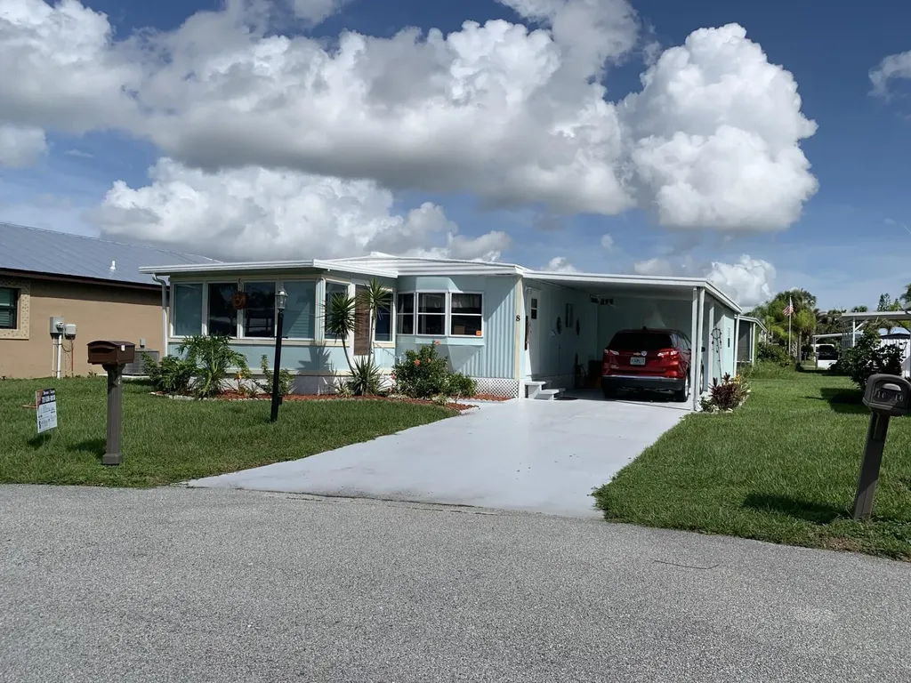 8 Brisa Lane Port St Lucie FL 34952