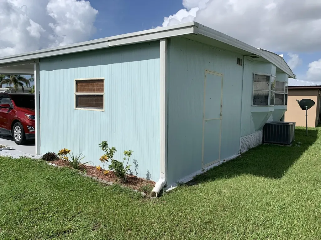 8 Brisa Lane Port St Lucie FL 34952