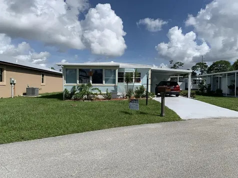 8 Brisa Lane Port St Lucie FL 34952