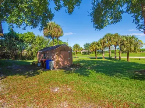2315 28th Avenue SW Vero Beach FL 32960