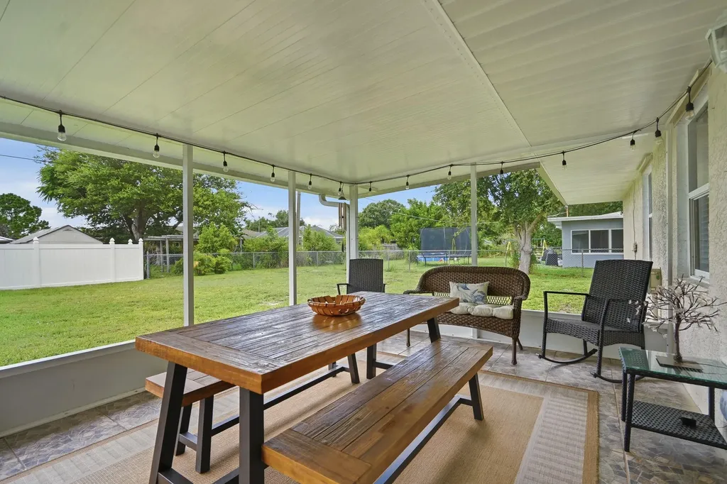 482 SE Galleon Lane Port St Lucie FL 34983