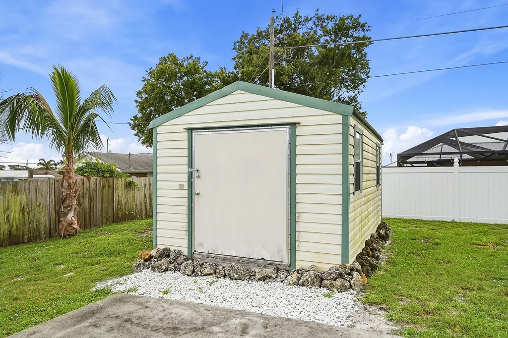 482 SE Galleon Lane Port St Lucie FL 34983