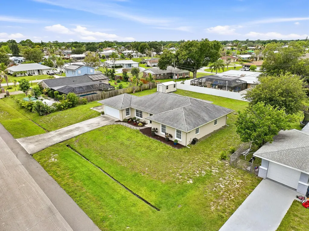 482 SE Galleon Lane Port St Lucie FL 34983