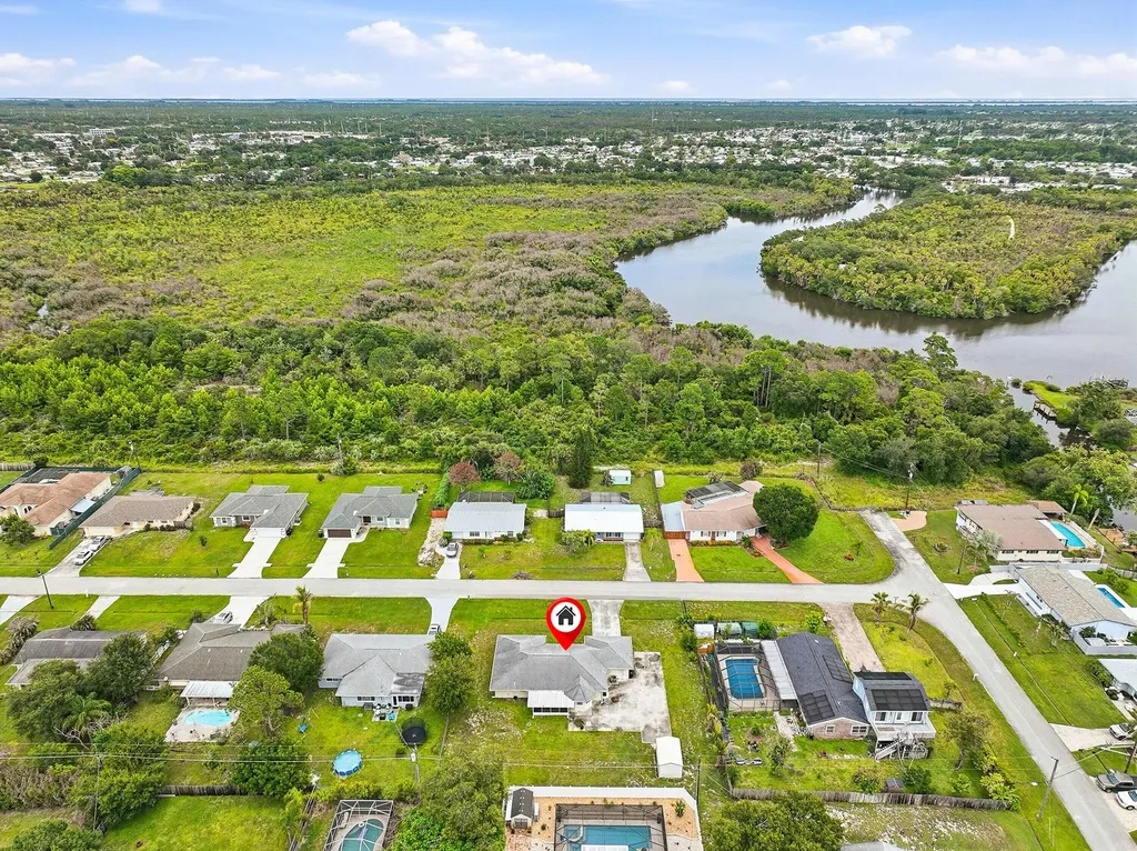 482 SE Galleon Lane Port St Lucie FL 34983