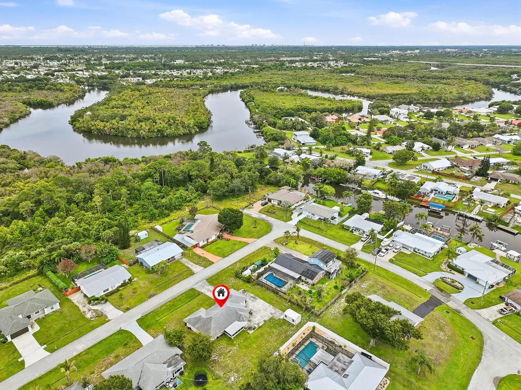 482 SE Galleon Lane Port St Lucie FL 34983