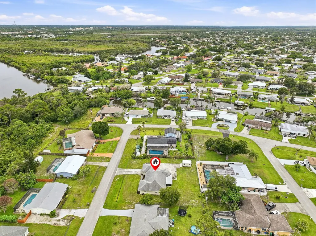 482 SE Galleon Lane Port St Lucie FL 34983