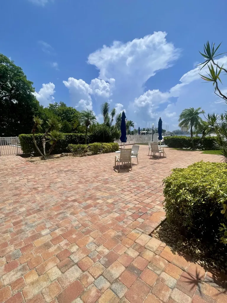 740 S Federal Highway Pompano Beach FL 33062