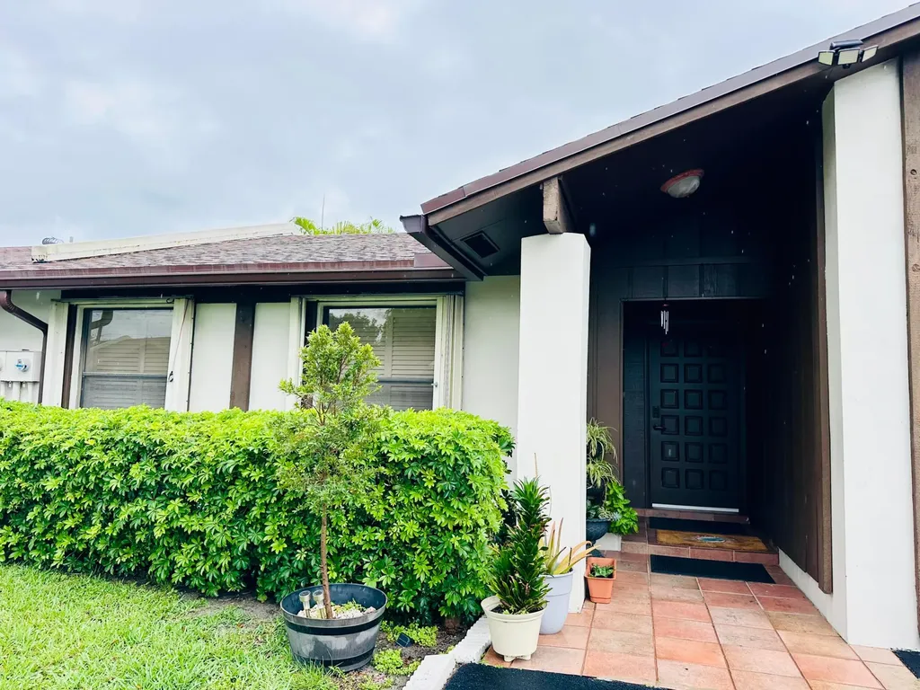 5077 Forsythia Street Delray Beach FL 33484