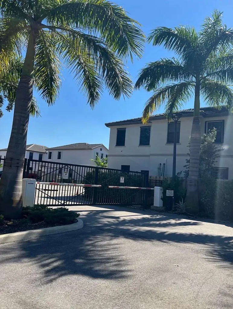 542 SW 19th Terrace Fort Lauderdale FL 33312