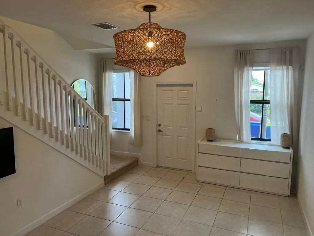 542 SW 19th Terrace Fort Lauderdale FL 33312