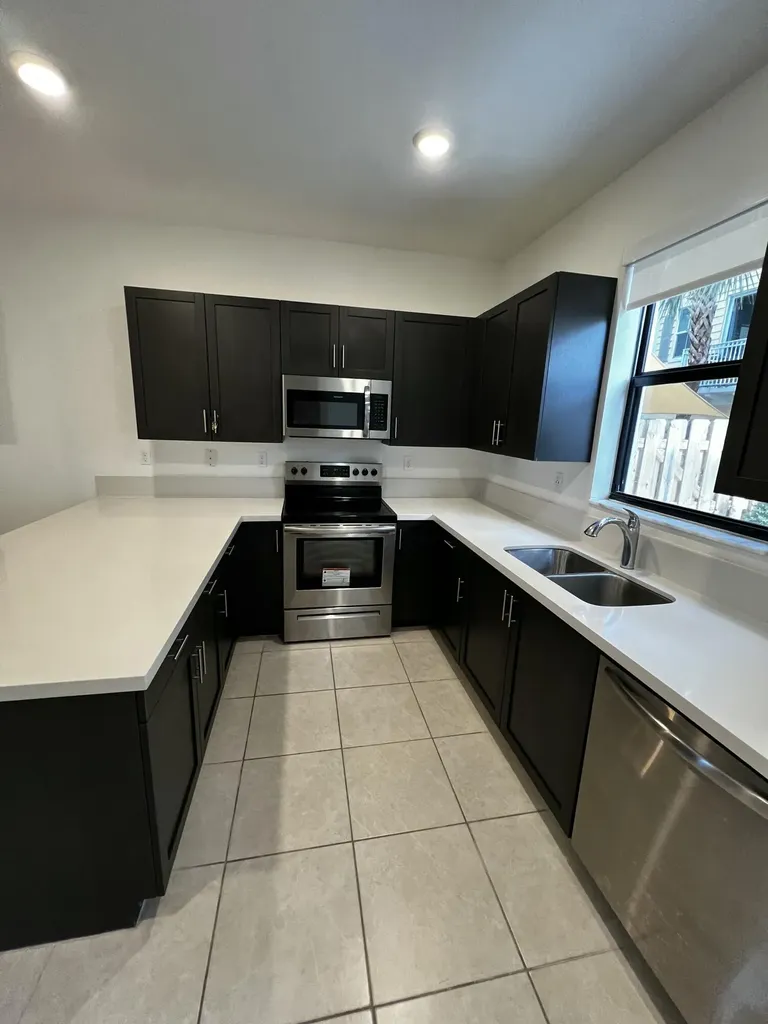 542 SW 19th Terrace Fort Lauderdale FL 33312