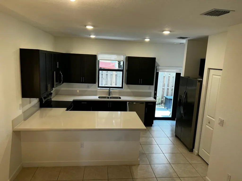 542 SW 19th Terrace Fort Lauderdale FL 33312